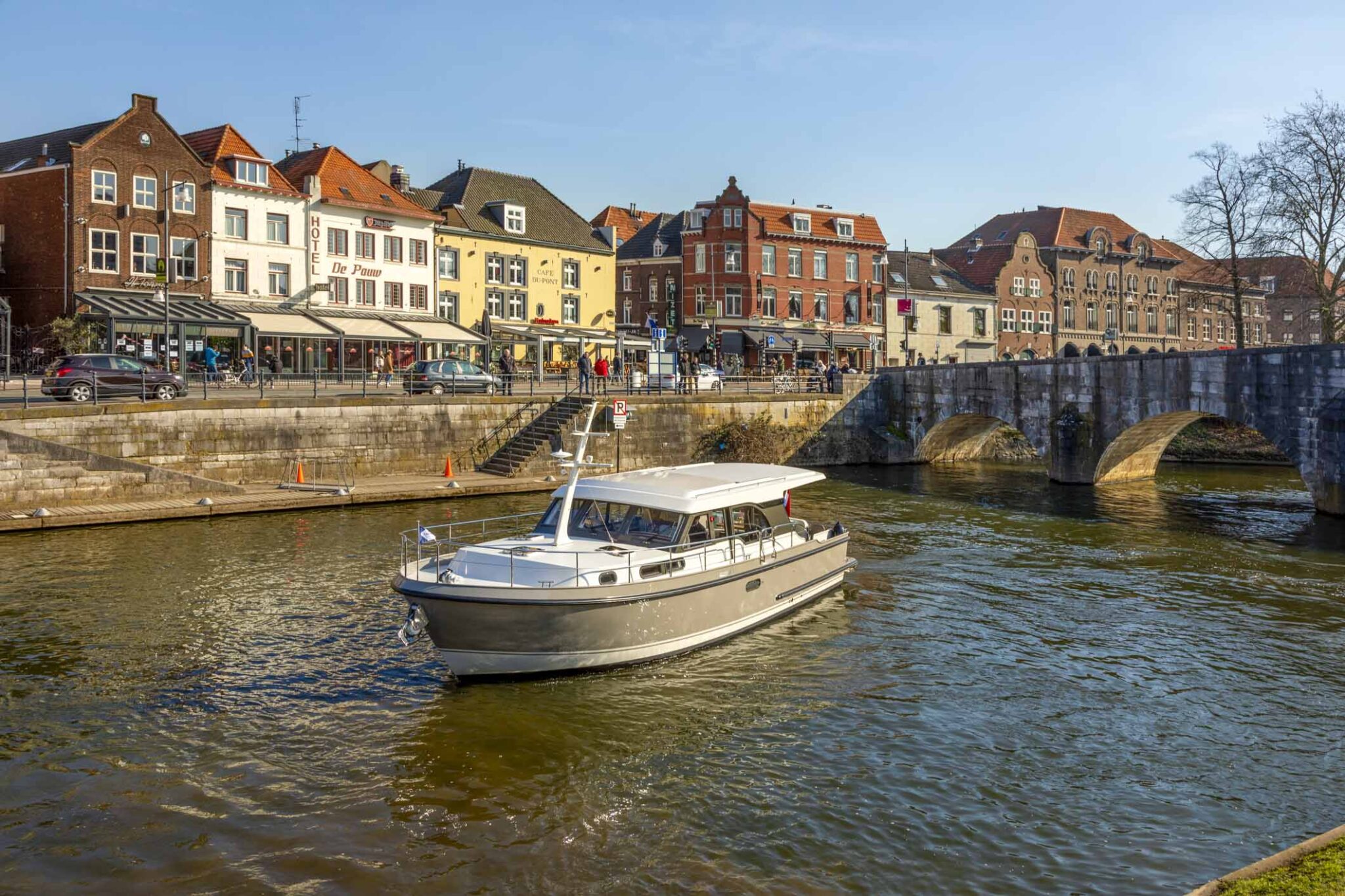 linssen-40-sl-sedan-060321-0265