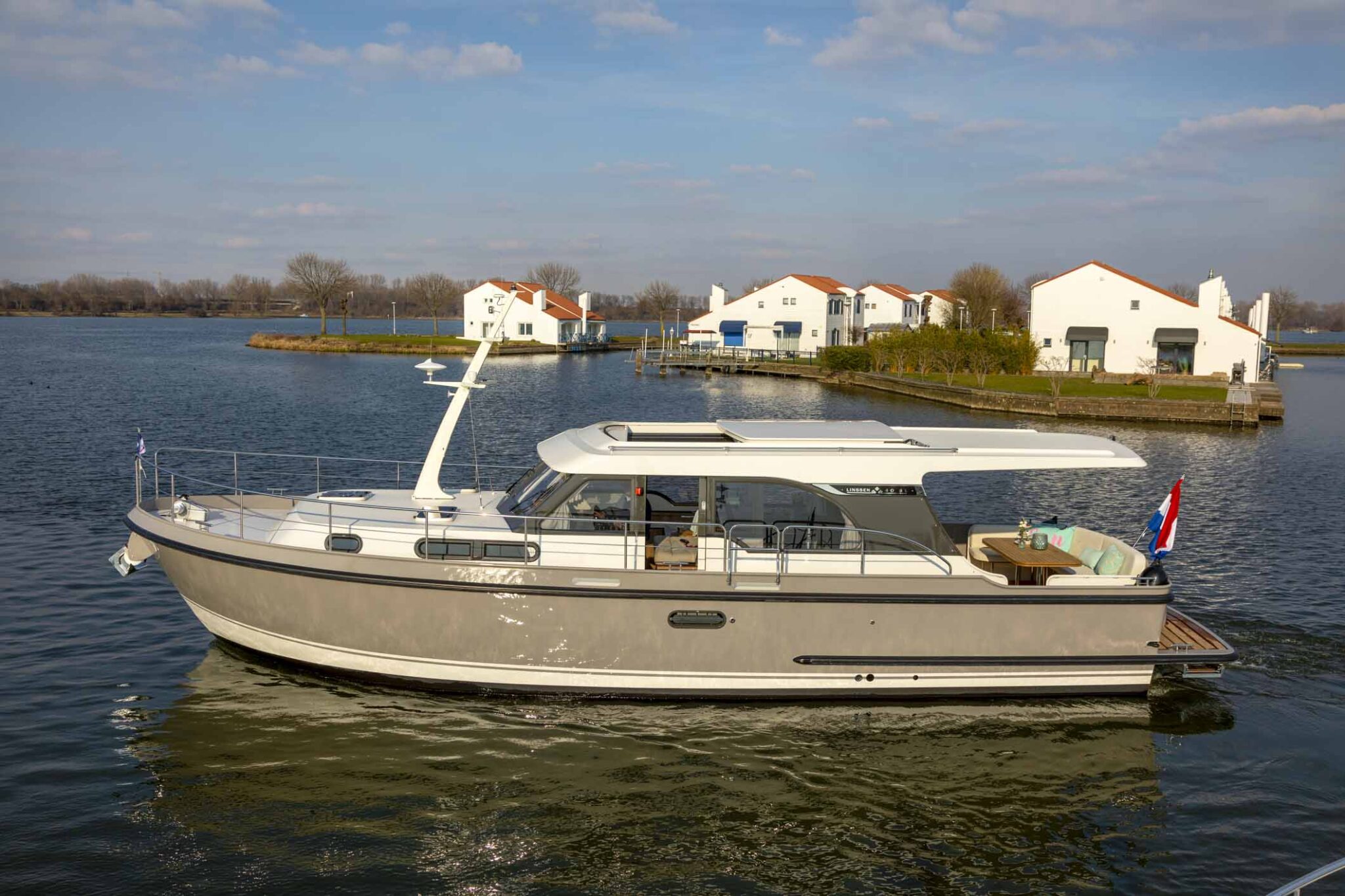 linssen-40-sl-sedan-060321-0347